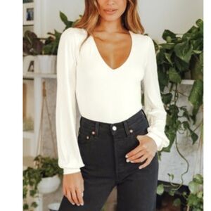 NWOT  Kaylene Ivory V-Neck Balloon Sleeve Bodysuit
